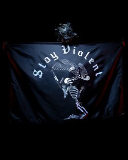 Vlajka Stay Violent Brothers In Arms®